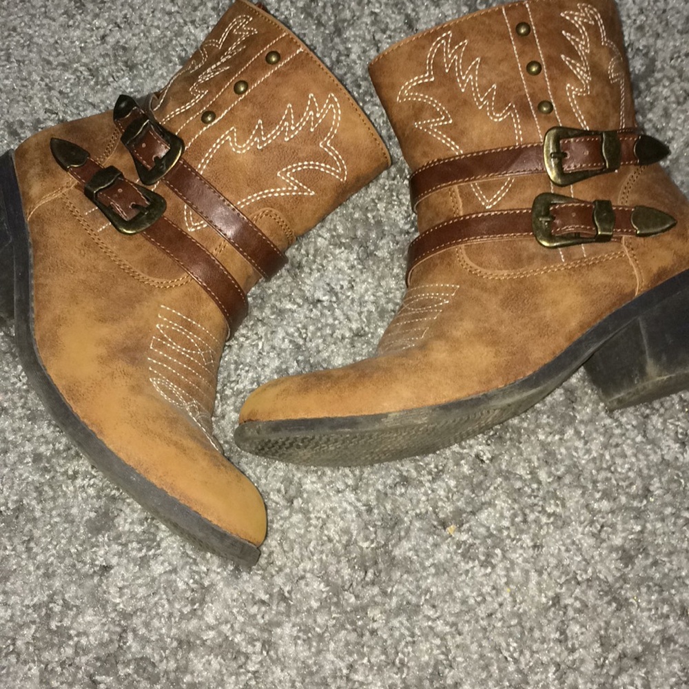 Brown women size 5 booties cowboy
